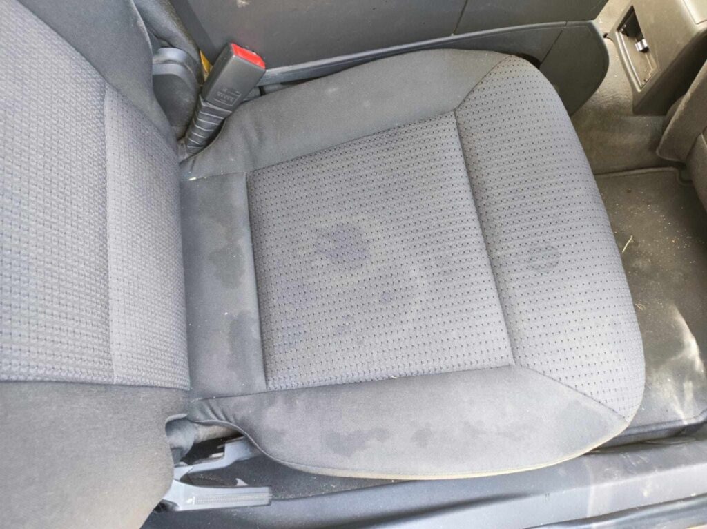 curatare cu aburi spalare scaune auto tapiterie interior spalatorie auto