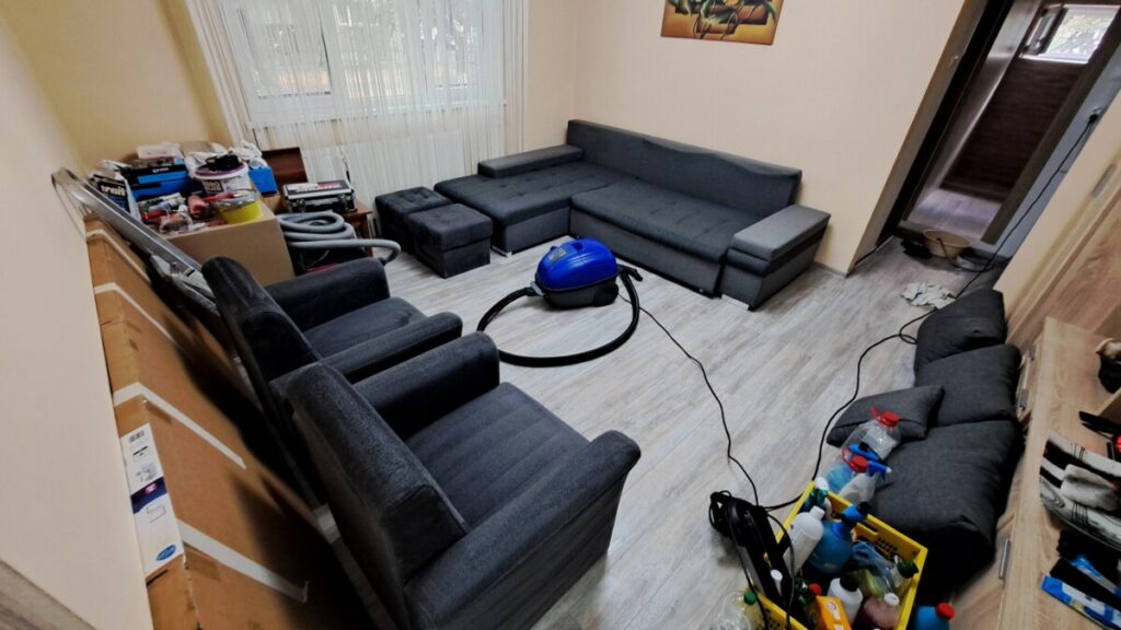 spalatorie curatatorie cu aburi oradea,www.clean-spot.ro curatare spalare si igienizare cu aburi oradea,detailing interior auto oradea