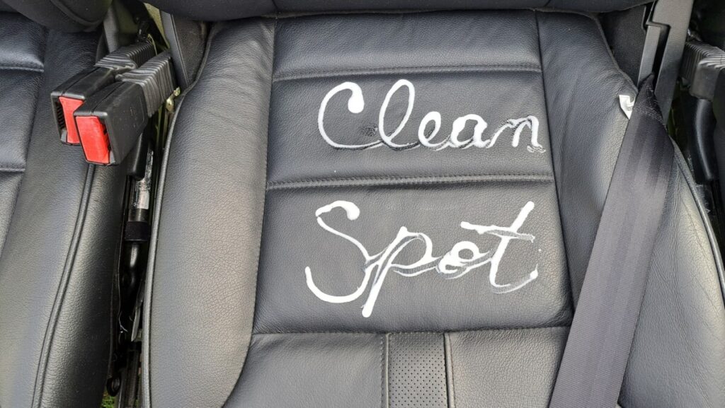 curatare spalare tapiterie canapele saltele igienizare spalatorie clean spot oradea